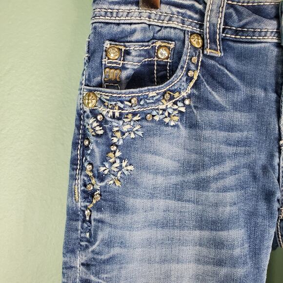 Miss Me Girl's Big Border Flap Pocket Embroidered Bling Bermuda Shorts Size 14 - Picture 6 of 10